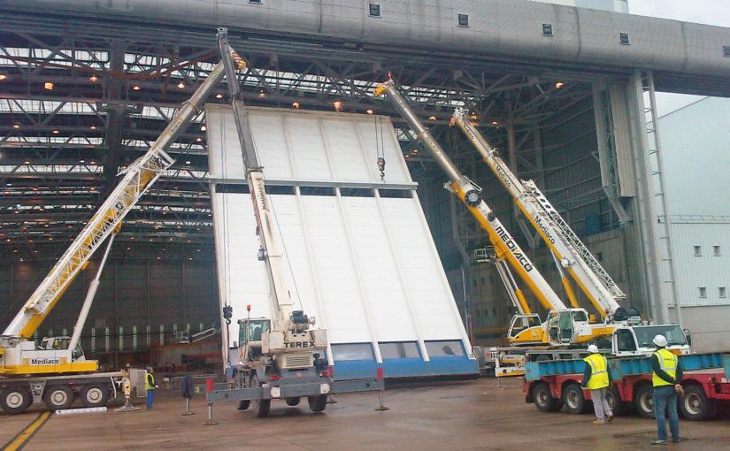 Porte hangar H1 de l’aéroport Paris-Charles-de-Gaulle (95)
